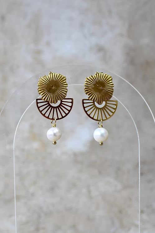 Sunburst studs