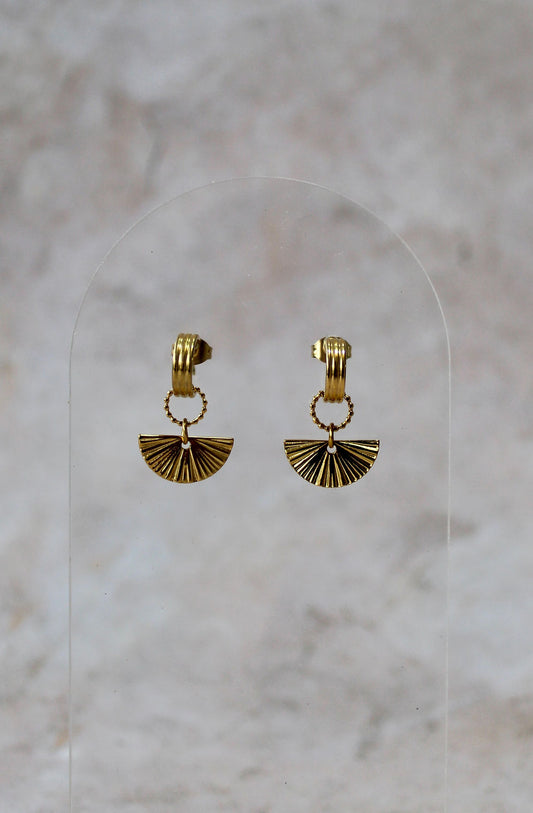 Vera Hoop Fan Studs